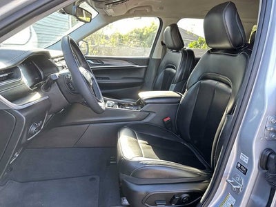 2023 Jeep Grand Cherokee Limited 4x2