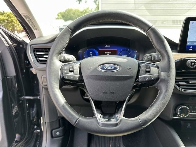 2022 Ford Escape Titanium