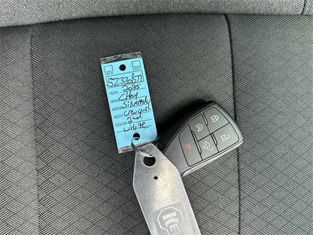 2025 Chevrolet Silverado 1500 Custom