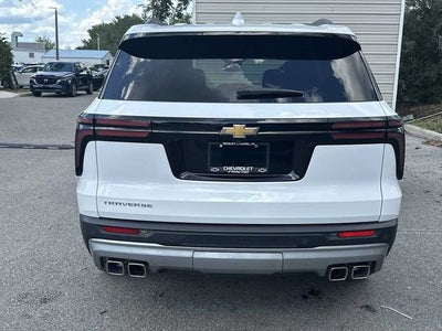 2025 Chevrolet Traverse LT