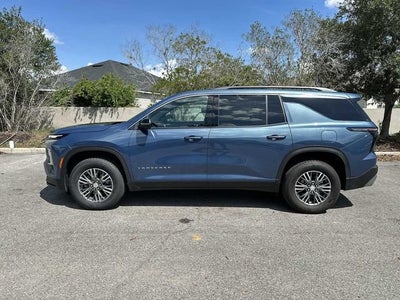 2025 Chevrolet Traverse LT