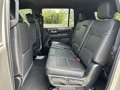 2023 Chevrolet Suburban RST