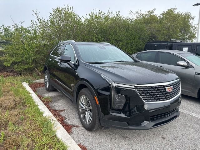 2025 Cadillac XT4 Premium Luxury