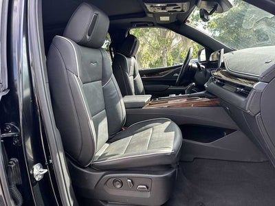 2023 Cadillac Escalade Premium Luxury
