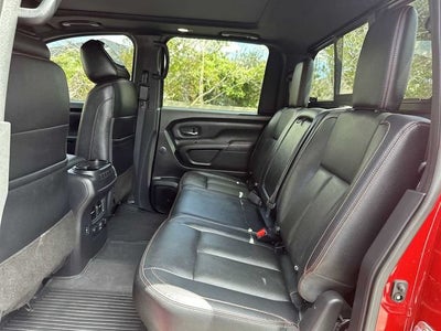 2023 Nissan TITAN Crew Cab PRO-4X 4x4