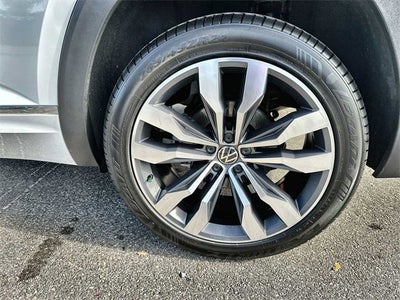 2022 Volkswagen Atlas Cross Sport 3.6L V6 SEL Premium R-Line