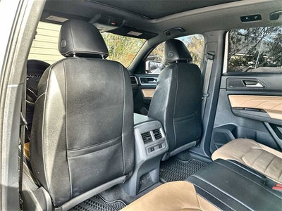 2022 Volkswagen Atlas Cross Sport 3.6L V6 SEL Premium R-Line