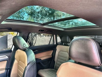 2022 Volkswagen Atlas Cross Sport 3.6L V6 SEL Premium R-Line