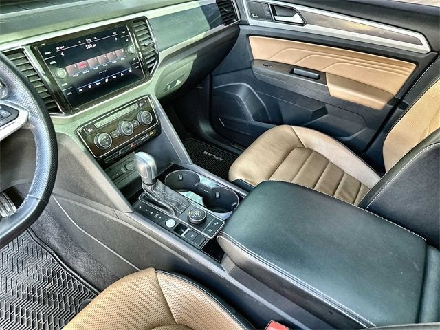 2022 Volkswagen Atlas Cross Sport 3.6L V6 SEL Premium R-Line