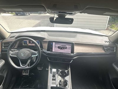 2025 Volkswagen Atlas 2.0T SEL Premium R-Line