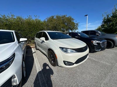 2020 Chrysler Pacifica Touring L