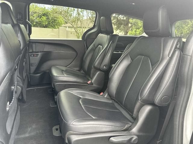 2024 Chrysler Pacifica Hybrid S Appearance Pkg