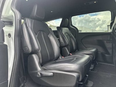 2024 Chrysler Pacifica Hybrid S Appearance Pkg