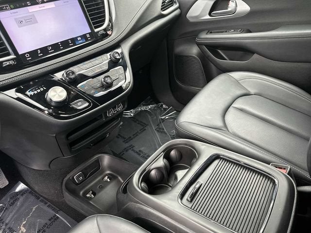 2024 Chrysler Pacifica Hybrid S Appearance Pkg