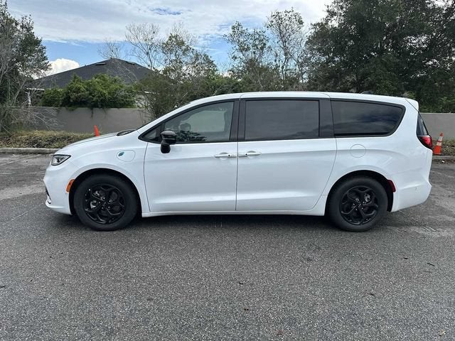 2024 Chrysler Pacifica Hybrid S Appearance Pkg