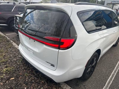 2023 Chrysler Pacifica Limited AWD