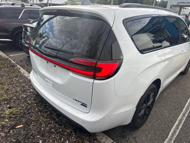 2023 Chrysler Pacifica Limited AWD