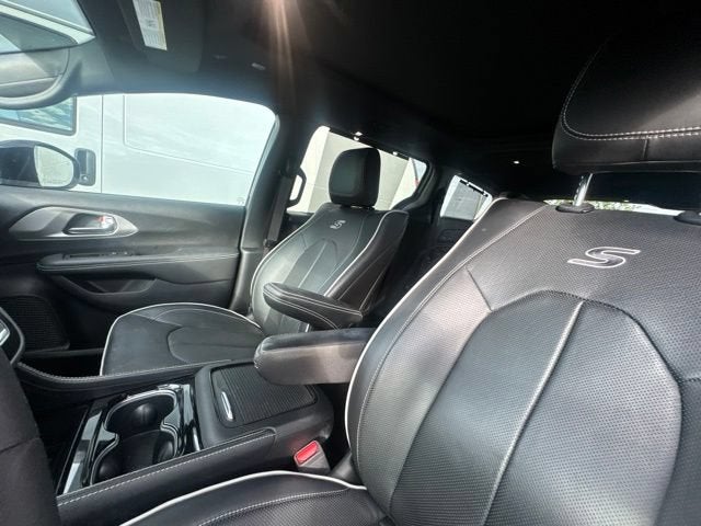 2023 Chrysler Pacifica Limited AWD