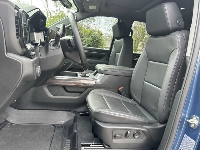 2025 Chevrolet Silverado 3500 HD LTZ
