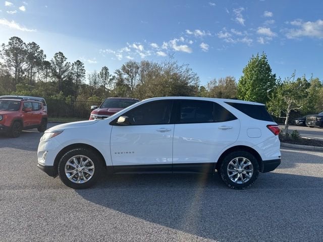 Used 2018 Chevrolet Equinox LS with VIN 2GNAXHEV1J6319572 for sale in Wesley Chapel, FL
