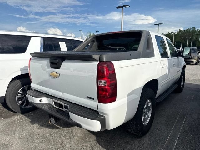 2011 Chevrolet Avalanche LS