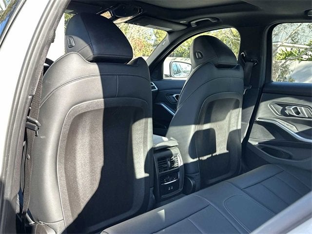 2025 BMW 3 Series 330i xDrive