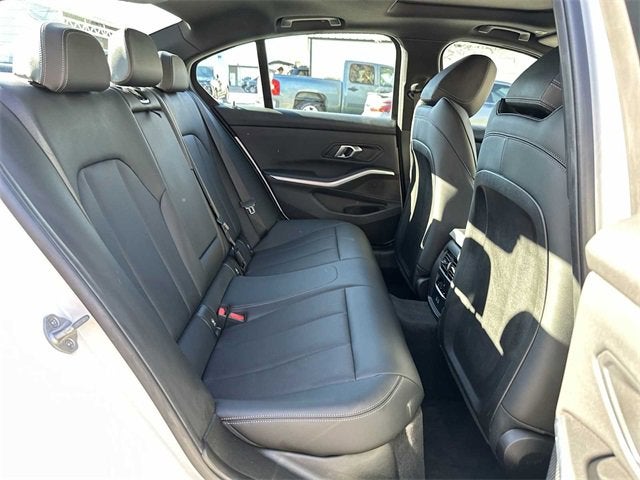 2025 BMW 3 Series 330i xDrive