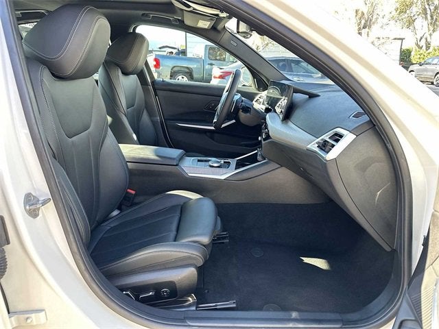 2025 BMW 3 Series 330i xDrive