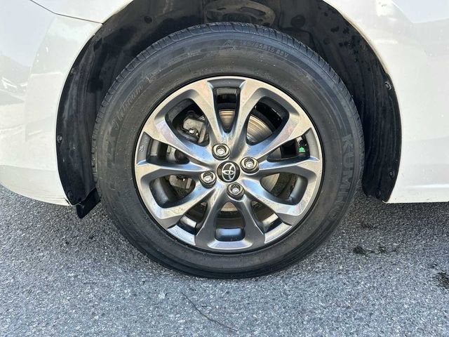 2019 Toyota Yaris Sedan XLE