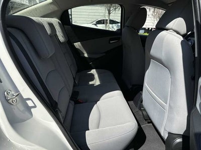 2019 Toyota Yaris Sedan XLE