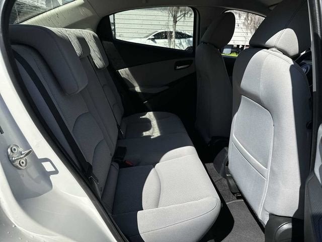 2019 Toyota Yaris Sedan XLE