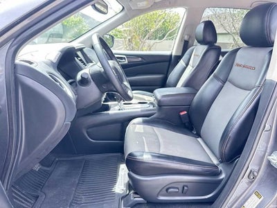 2020 Nissan Pathfinder SV