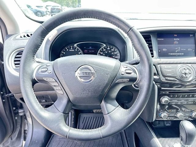 2020 Nissan Pathfinder SV