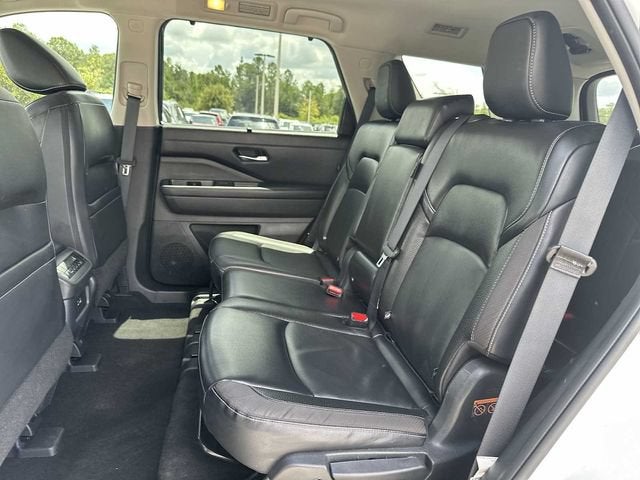 2023 Nissan Pathfinder SL 4WD