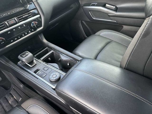 2023 Nissan Pathfinder SL 4WD