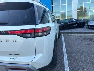 2023 Nissan Pathfinder SL 4WD