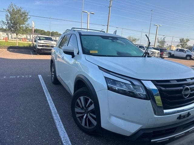2023 Nissan Pathfinder SL 4WD