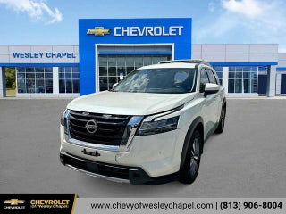 2023 Nissan Pathfinder SL 4WD