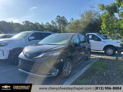 2022 Toyota Sienna XLE