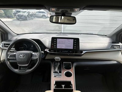 2022 Toyota Sienna XLE