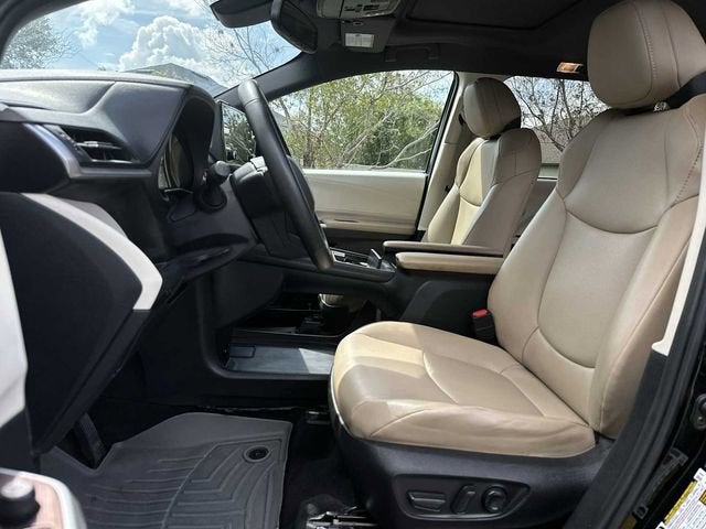 2022 Toyota Sienna XLE