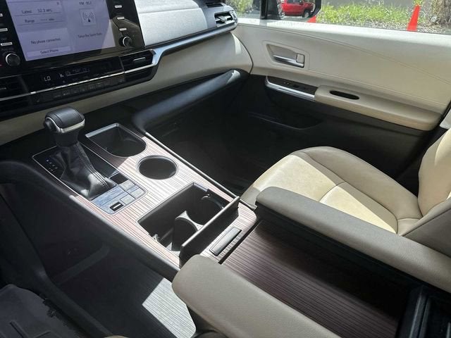 2022 Toyota Sienna XLE