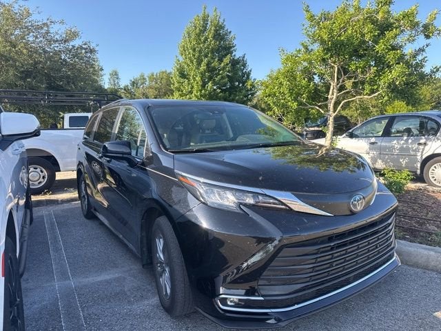 2022 Toyota Sienna XLE