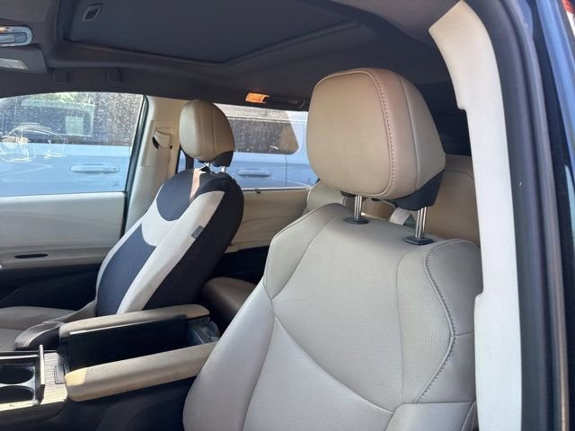 2022 Toyota Sienna XLE
