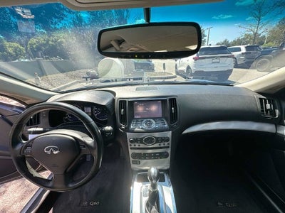 2015 INFINITI Q60 Base