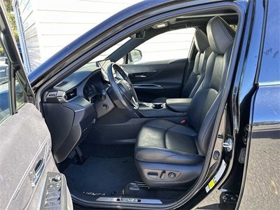 2023 Toyota Venza Base