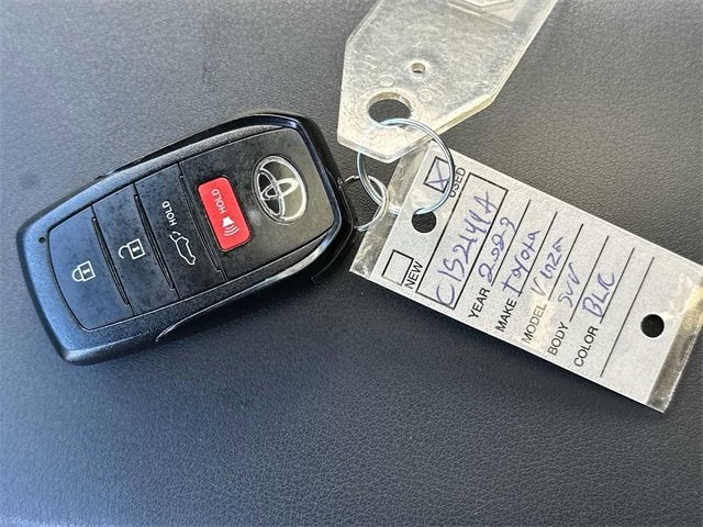 2023 Toyota Venza Base