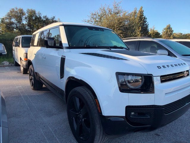 2024 Land Rover Defender 130 P400 X-Dynamic SE