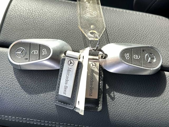 2025 Mercedes-Benz GLC 300 SUV