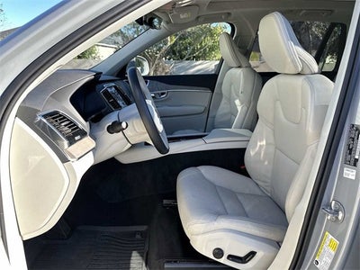 2025 Volvo XC90 Plus